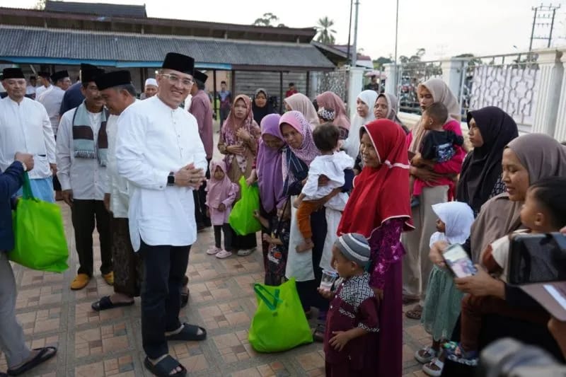 Gubernur Jambi Manfaatkan Safari Ramadhan Salurkan Bantuan Stunting