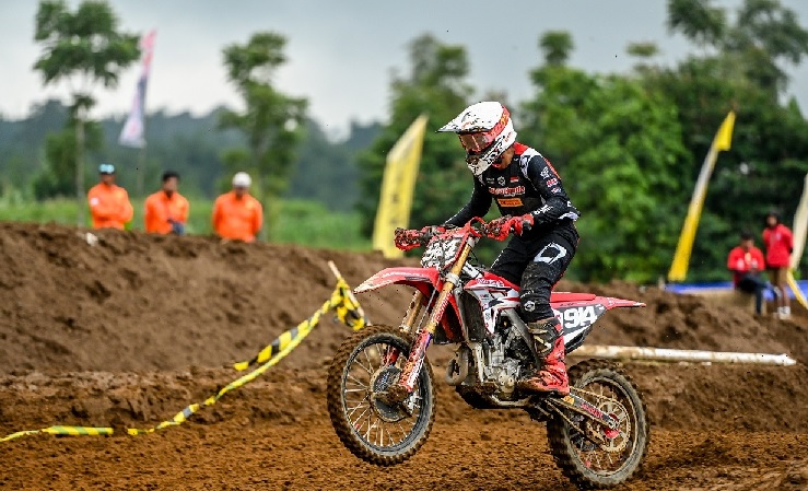 Tekad Arsenio Bawa Astra Honda Juarai Kejurnas Motocross 2025   