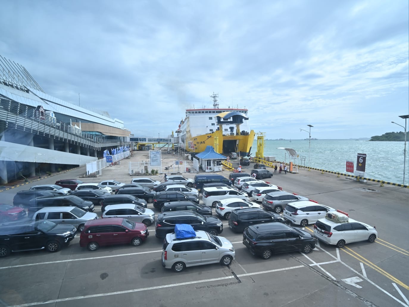 Natal 2025, Jalur Penyeberangan Jawa-Sumatera Terjadi Lonjakan 