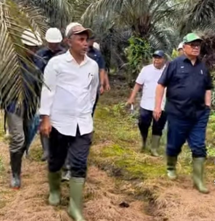 Kunjungan Kerja Komisaris Utama PTPN IV Ke Unit Usaha Lagan