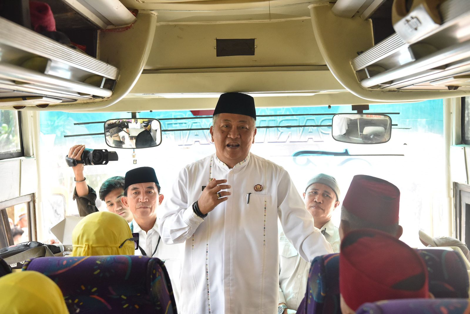 Lepas Perdana Kloter 13 CJH Kota Jambi : Sekda Ridwan Sampaikan Harapan dan Motivasi