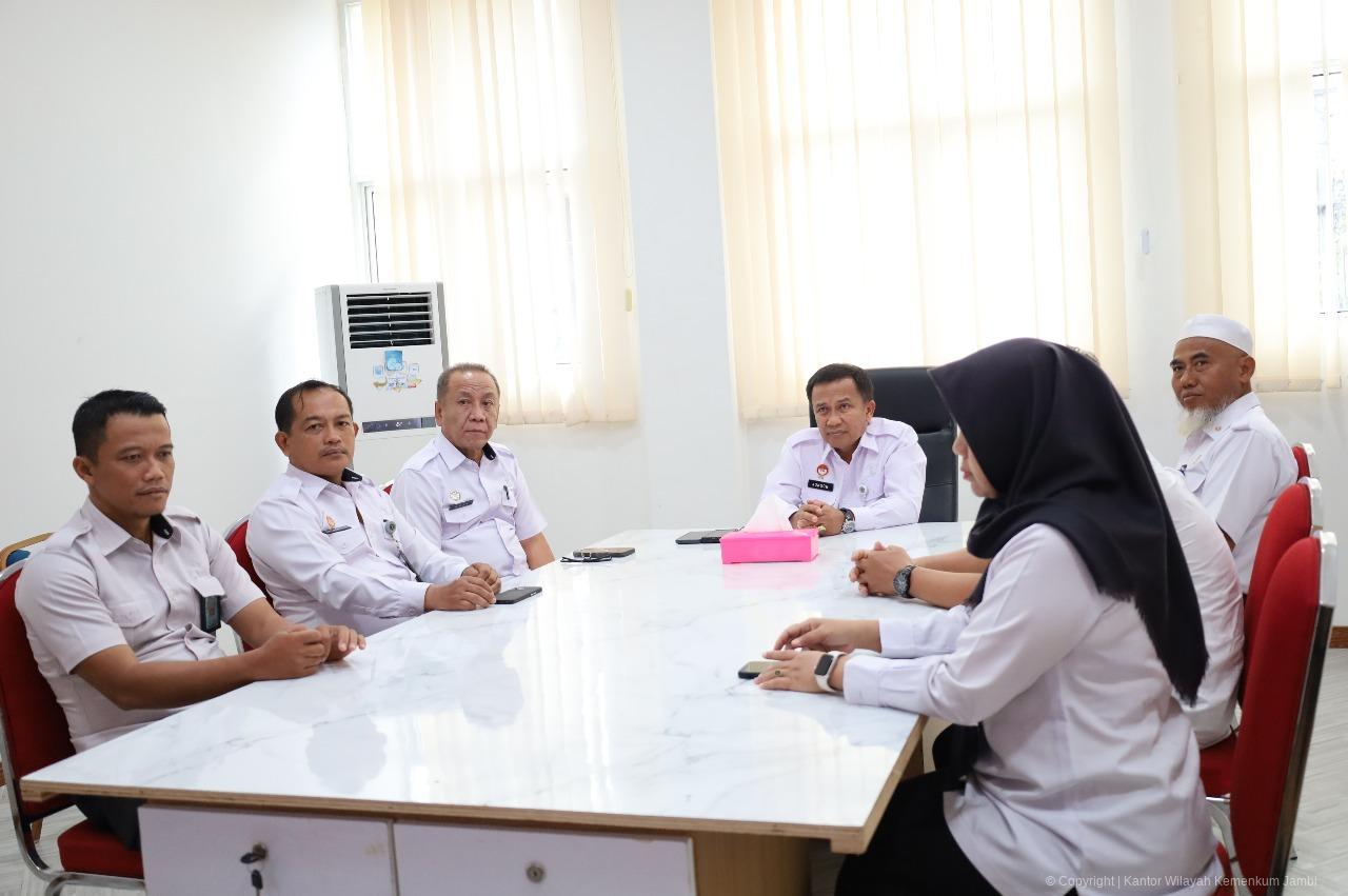 Kanwil Kemenkum Jambi Ikuti Webinar Nasional Strategi Implementasi Permenkumham Nomor 15 Tahun 2020