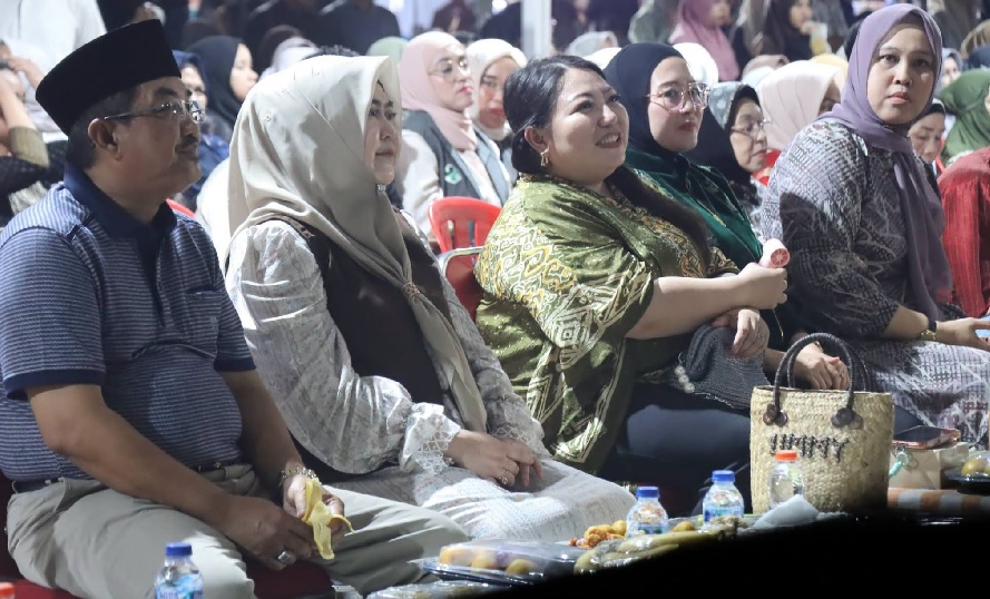 Bupati Tanjab Barat Hadiri Pergelaran Seni Budaya Minang dan India di Alun-Alun Kuala Tungkal