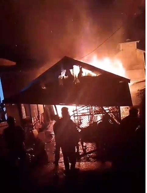 Gudang Milik H. Assek di Lambur Luar Hangus Terbakar