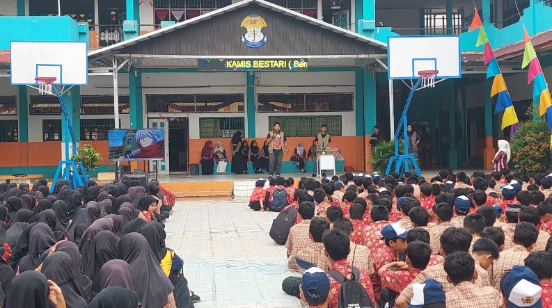 Jaga Kelestarian Mangrove, SKK Migas PetroChina Edukasi Siswa Siswi SMP N 1 Kuala Tungkal 