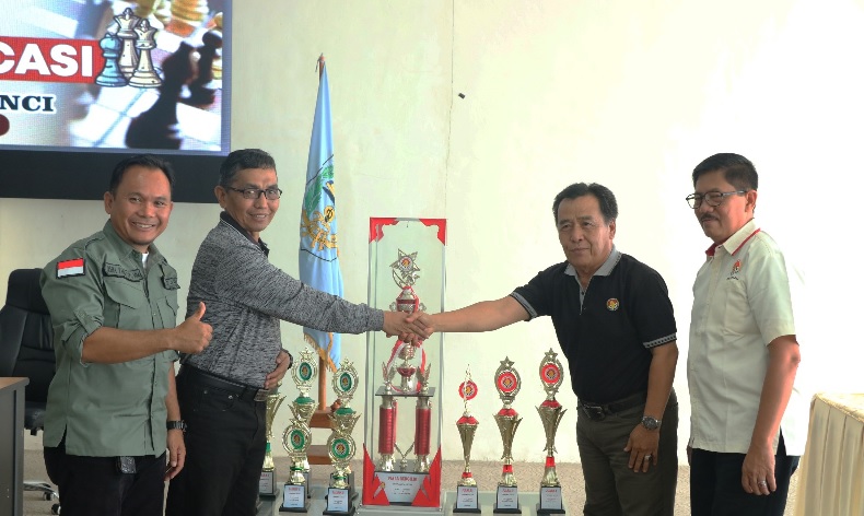 Turnamen Catur Bupati Kerinci Cup 1 2024 Usai Digelar, Percasi Juga Lantik Pengurus Baru