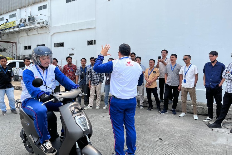 Instruktur Safety Riding Honda Cerahkan Ratusan Ribu Masyarakat