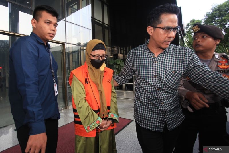  Mantan Anggota DPRD Provinsi Jambi Suliyanti Ditahan KPK Hingga 1 Juli 2025