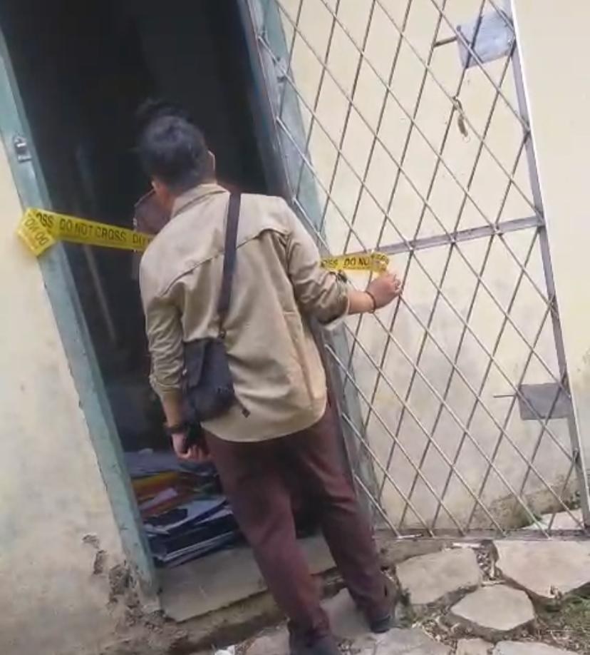 Mengejutkan, Salah Satu Ruangan di Dinas PDK Batanghari Digeledah dan di Pasang Police Line oleh Kejaksaan