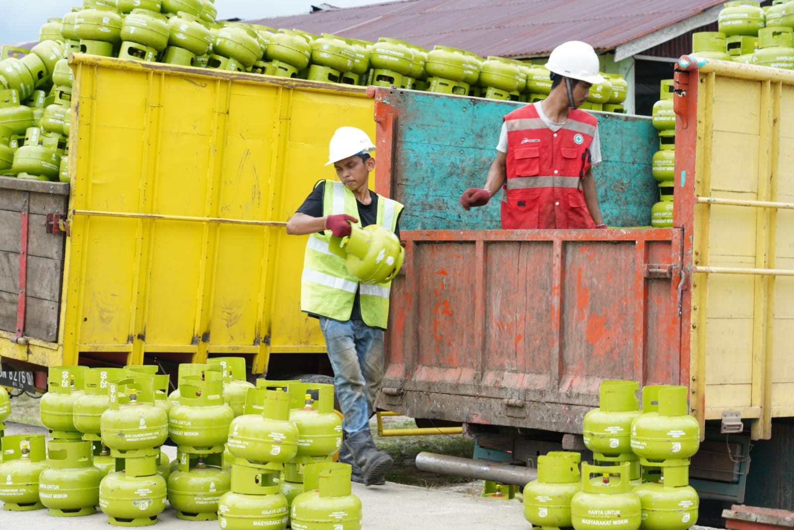  MELANGGAR! 17 SPBU dan 21 Agen LPG di Jambi Disanksi