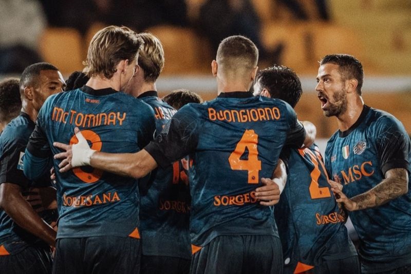 Sikat Lecce 1-0, Napoli Kokoh di Puncak Klasemen Serie A