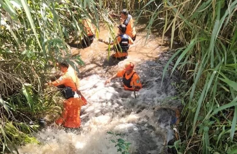 Lima Hari Hilang, Warga Gunung Tujuh Kerinci Ditemukan Meninggal Tersangkut di Sungai