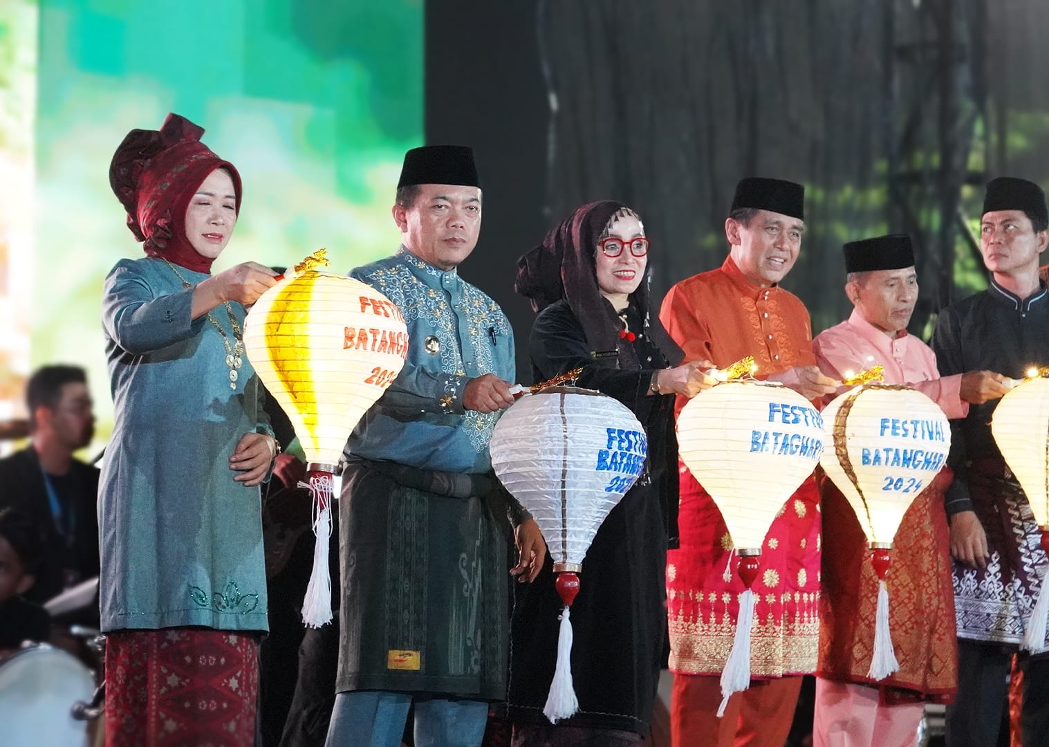 Gubernur Al Haris Buka Festival Batanghari, Dorong Pertumbuhan Ekonomi Daerah, Mengangkat Hasanah Budaya Jambi