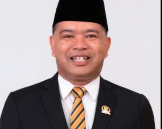 Pakai Ijazah SMP Orang Lain, Amrizal Bisa Raih Gelar Sarjana