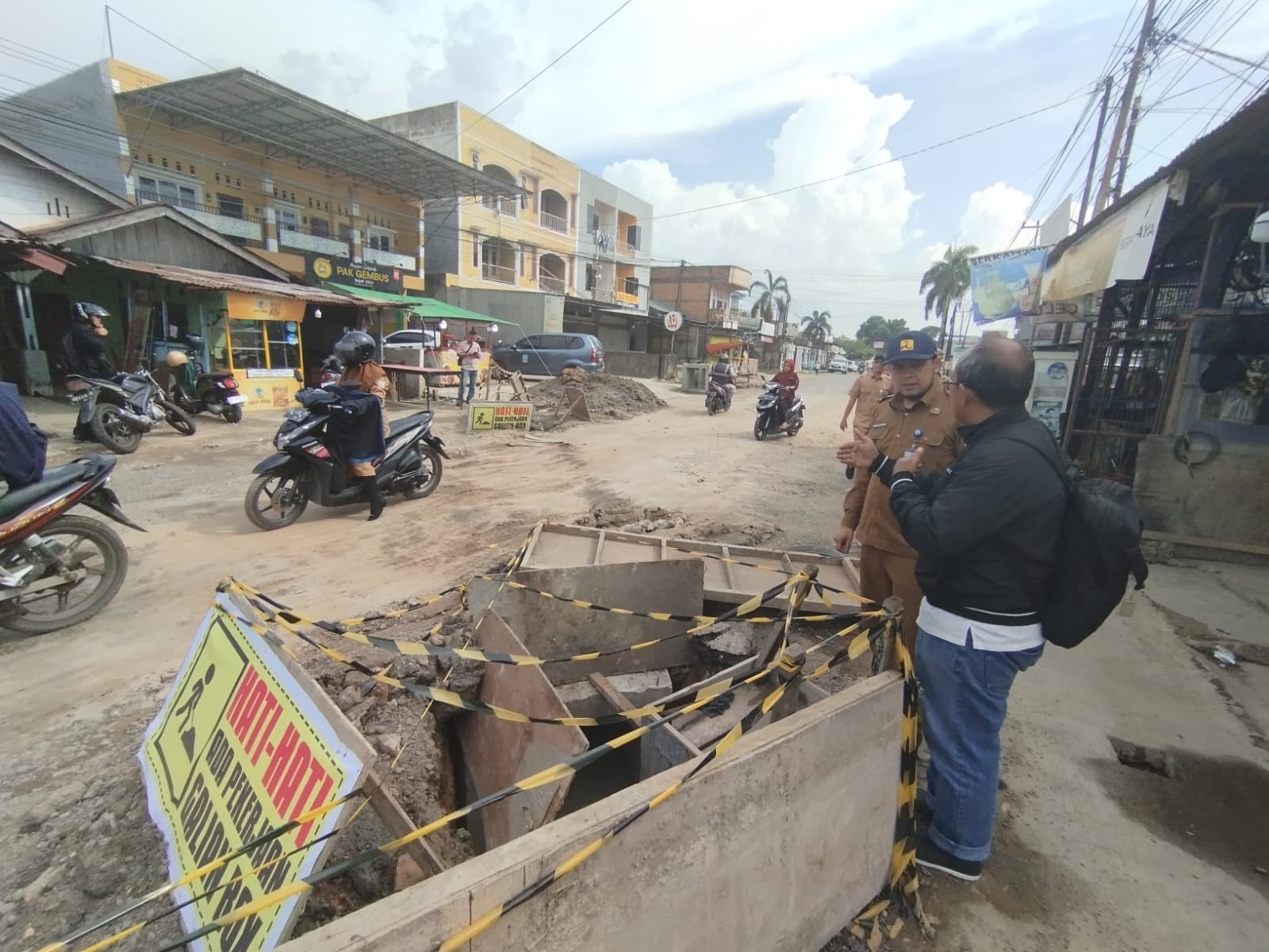 Pekerjaan Jalan Raden Wijaya Kebun Kopi Terhambat Pipa City Gas, Terancam Molor