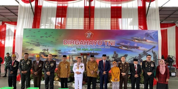 Hadiri Syukuran HUT TNI ke-77, Edi Puji Keberhasilan TNI 