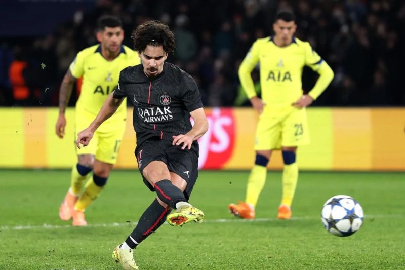 PSG Hajar Tottenham 5-3, Vitinha Cetak Hattrick