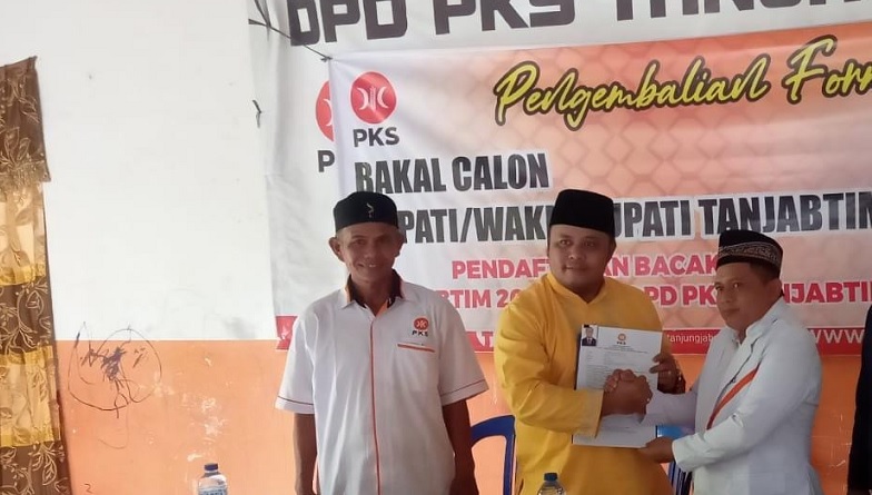 Resmi Mendaftar di PDI-P, Demokrat dan PKS, Robby : Mohon Doanya