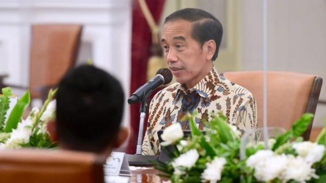 Soroti Pertamina dan PLN Selalu Minta Disubsidi, Jokowi: Ini yang Dilihat Publik, Kok Enak Banget