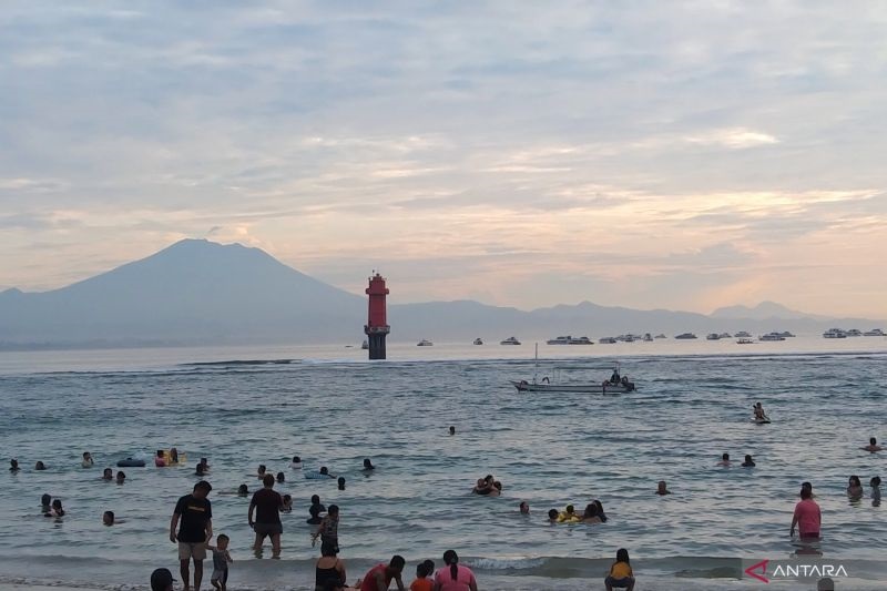 Waspada! BBMKG Terbitkan Peringatan Dini Gelombang Tinggi 6 meter di Selatan Bali