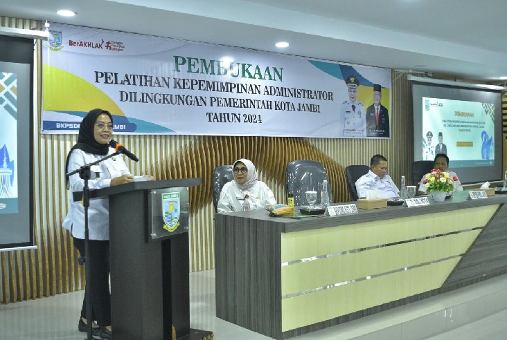 Pj Wali Kota Jambi Harap Peserta Menjadi Agen Perubahan, Buka Pelatihan Kepemimpinan Administrator