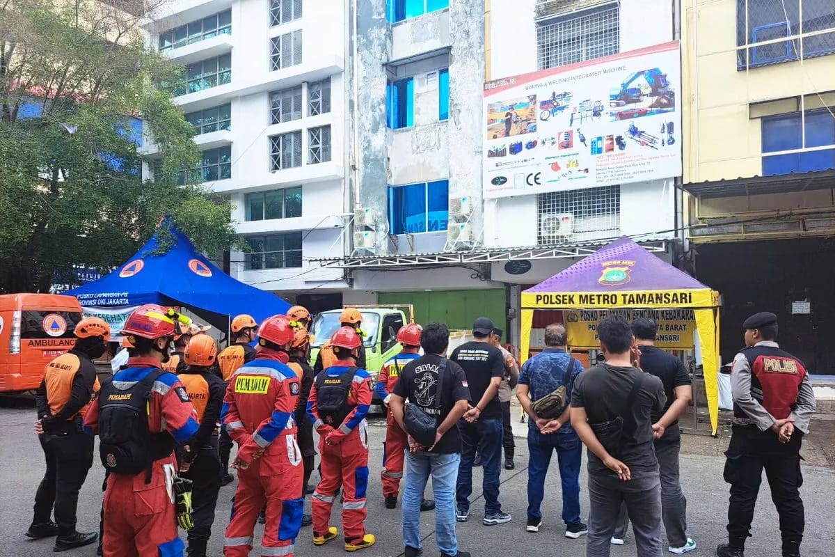 8 Jenazah Korban Kebakaran Glodok Plaza Sudah Dievakuasi ke RS Polri