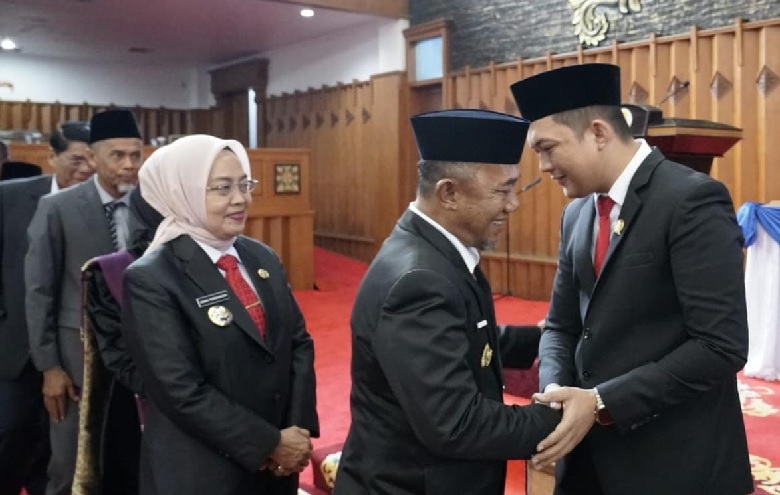 Pj Bupati Jangcik Ucapkan Selamat kepada Pimpinan DPRD Provinsi Jambi