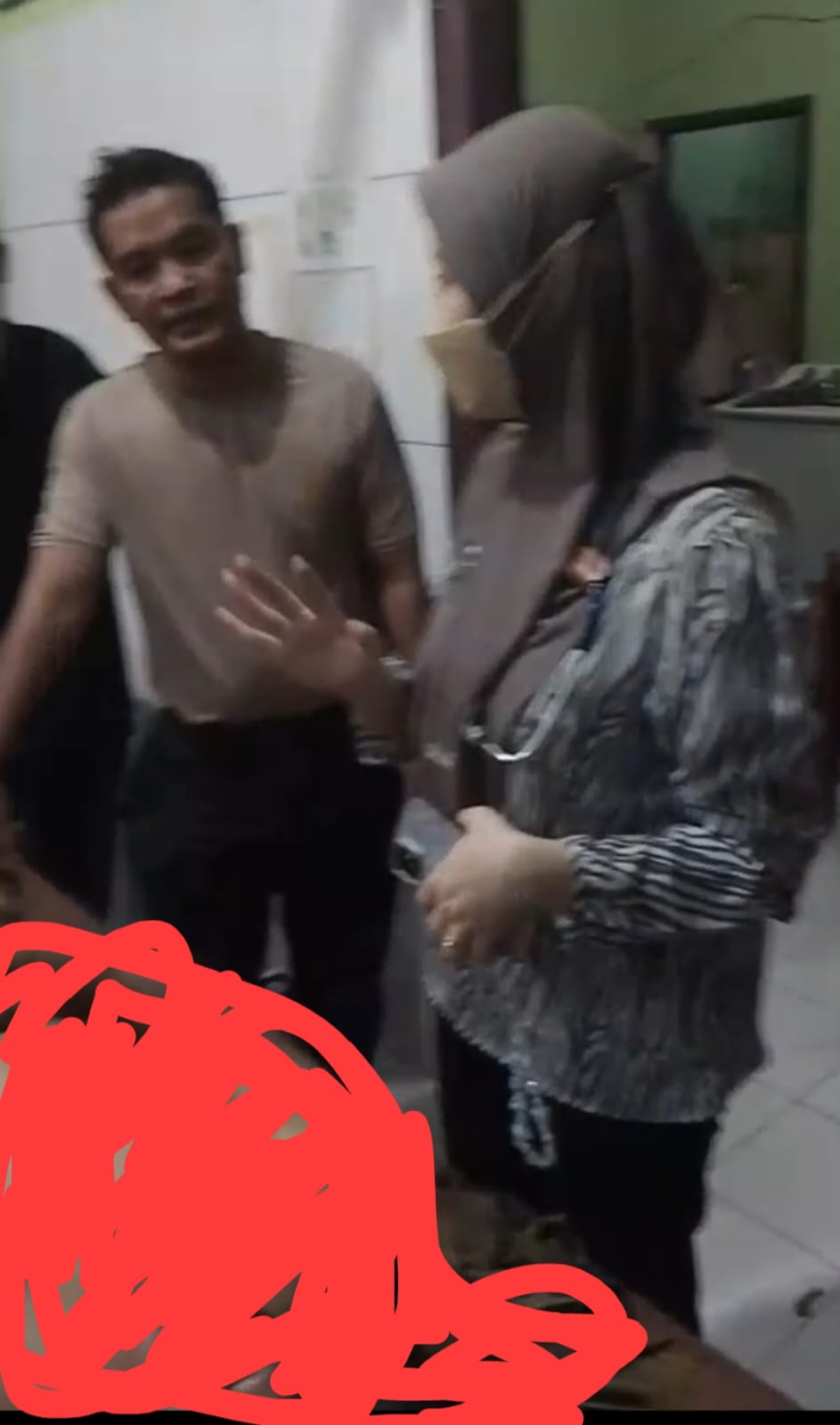 Seorang Pria di Muaro Jambi Tewas Usai Ban Mobil yang Ditambalnya Meledak