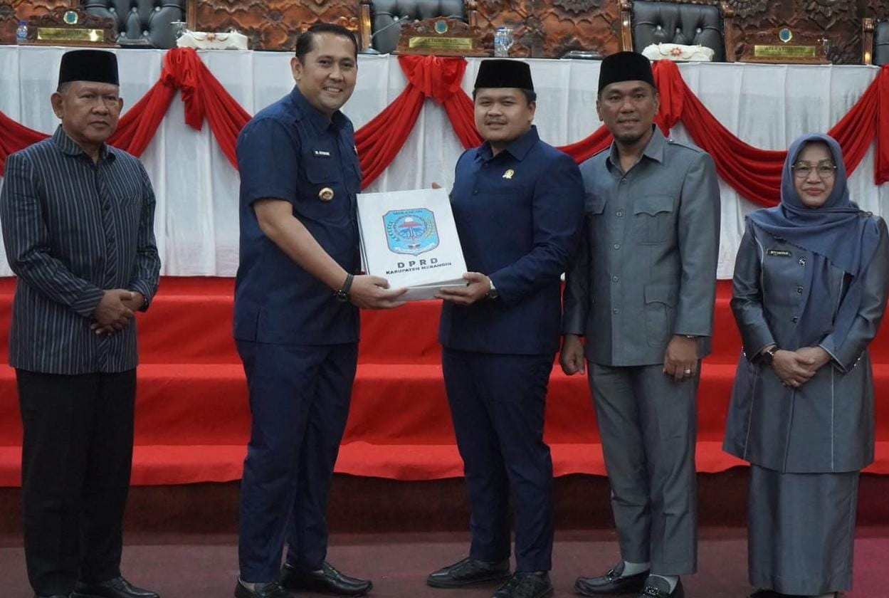 H M Syukur Dengarkan Pandangan Umum Fraksi-Fraksi Dewan