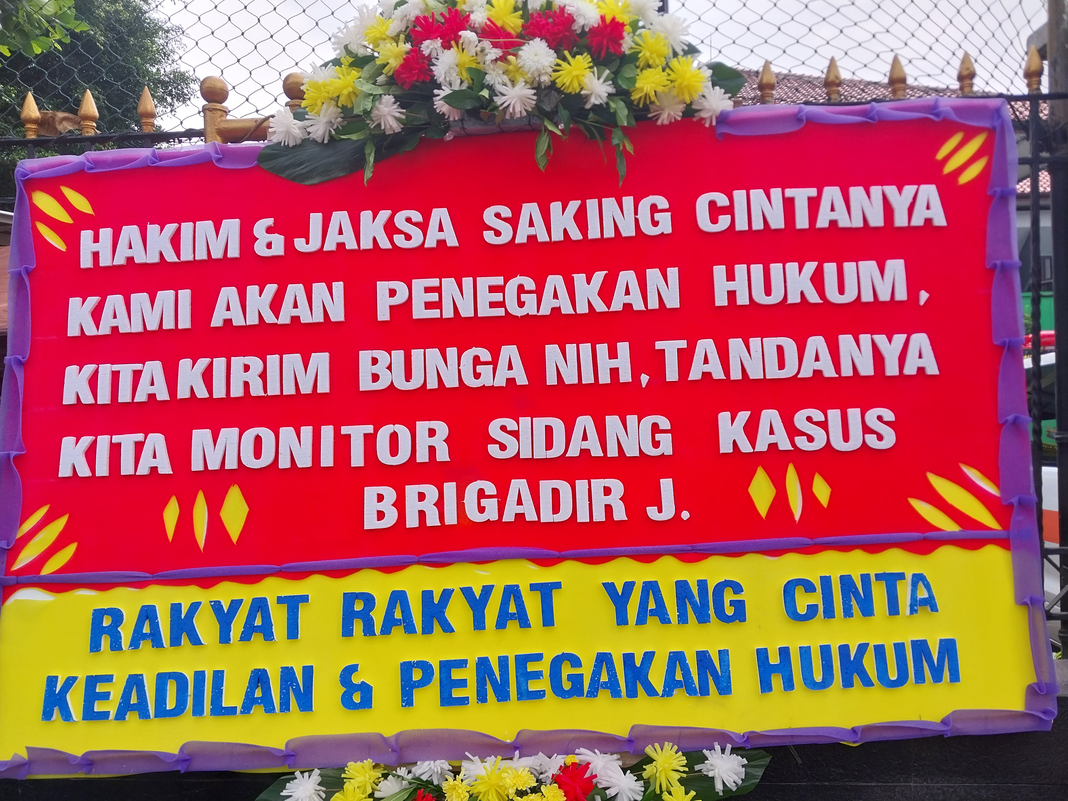 Sidang Ferdy Sambo di PN Jakarta,  Ada Karangan Bunga Bentuk Dukungan