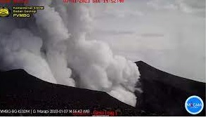Gunung Marapi Erupsi, Masyarakat Diminta Hindari Radius 3 Km dari Kawah Aktif