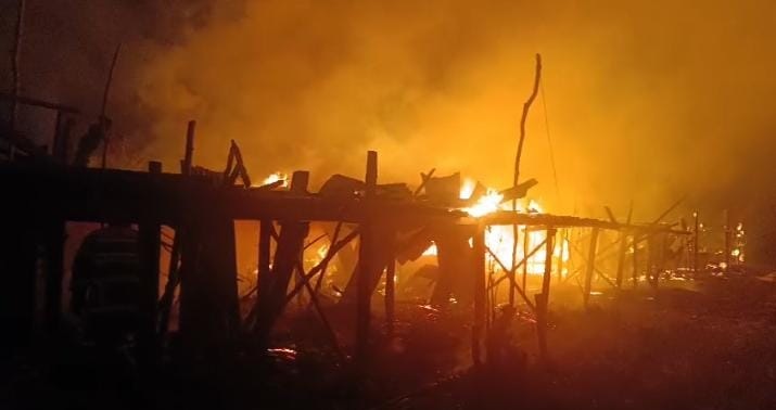 Diduga Korsleting Listrik, Dua Rumah di Talang Banjar Terbakar