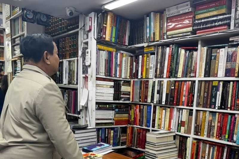 Mampir di Toko Buku Langganan di India, Presiden Prabowo Borong Buku 