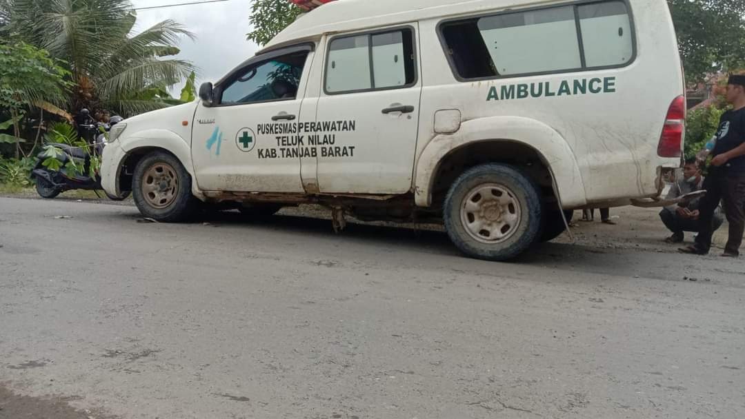 Dimakan Usia, Ambulance Puskesmas Pengabuan Rusak Saat bawa Pasien