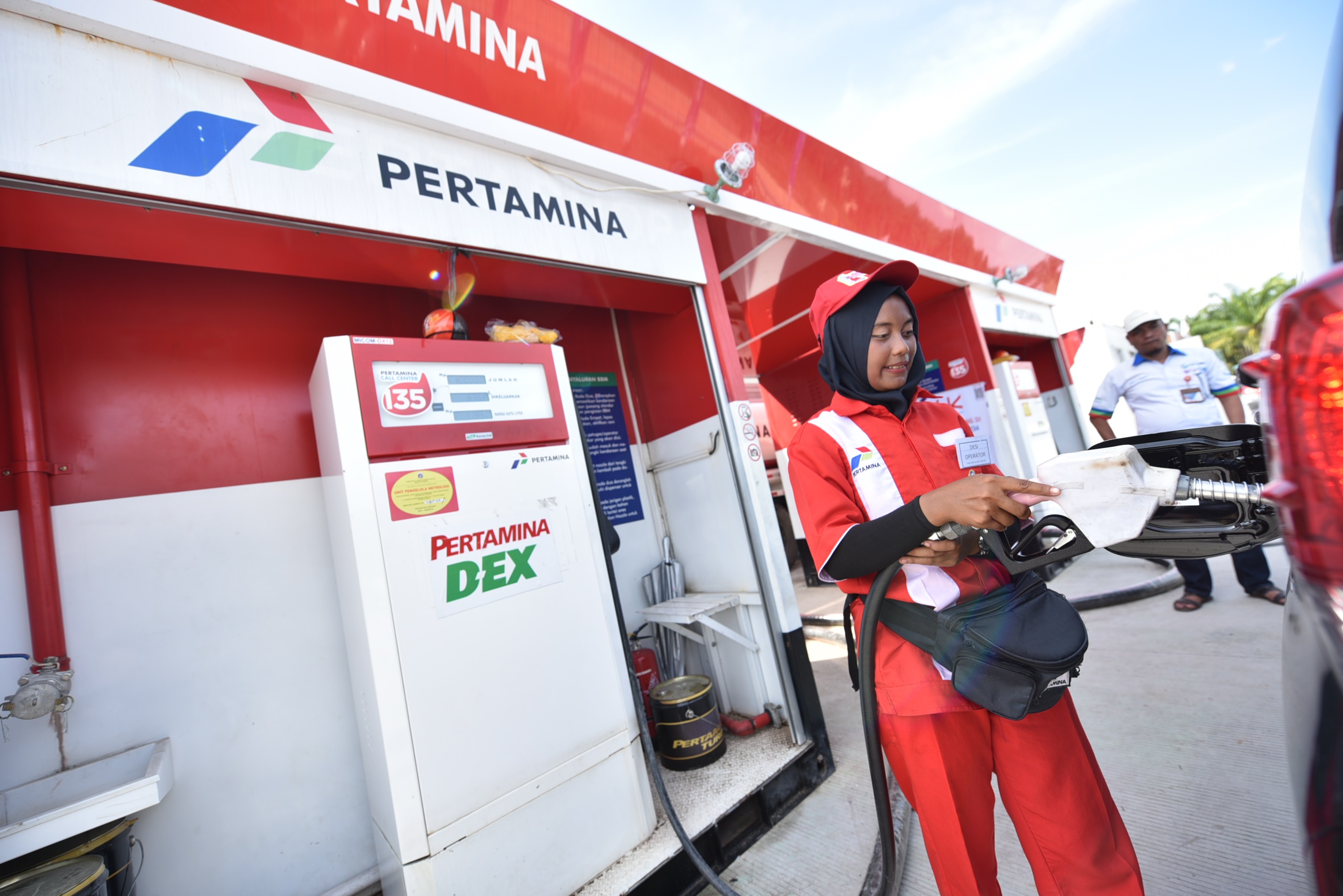 KEREN! BBM Turun Rp 800/Liter, Cek Harga Baru Pertamax-Pertalite di SPBU Se Indonesia 2 Mei 2023