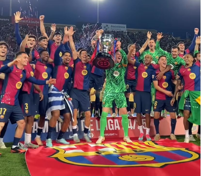 Ditekuk 2-3 Villarreal, Barcelona Rayakan Gelar La Liga