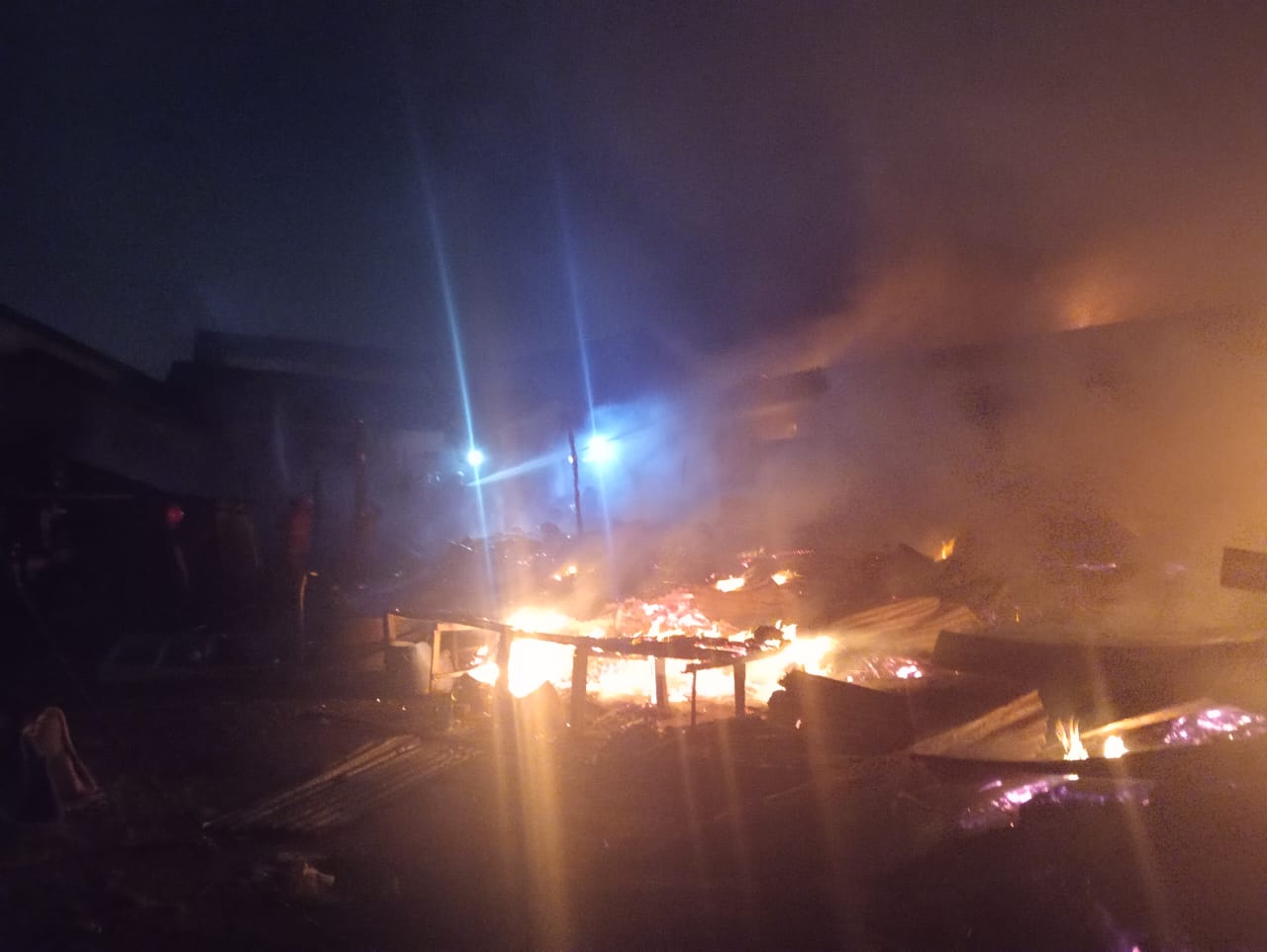 BREAKING NEWS:  Pabrik Tahu di Kota Jambi Terbakar