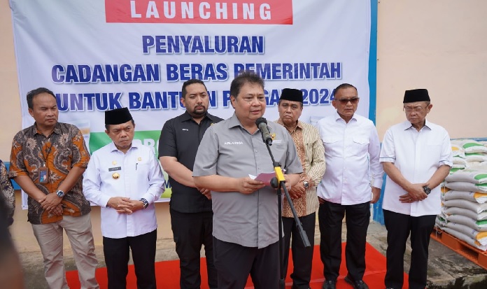 Kunker di Jambi, Menko Perekonomian Salurkan Cadangan Beras Pemerintah Untuk Bantuan Pangan 2024