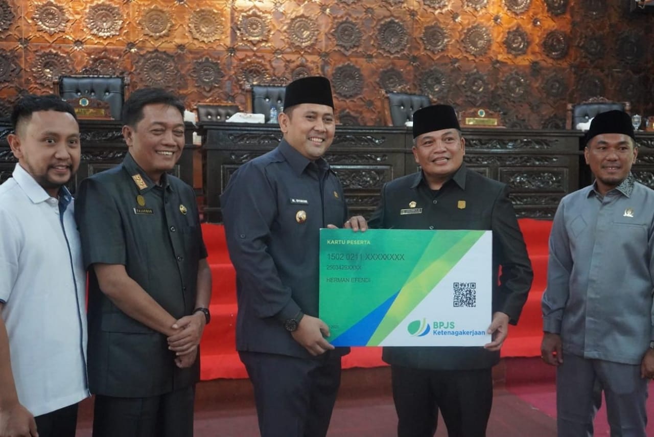 Bupati Merangin Sampaikan Jawaban Pelaksanaan APBD 2024