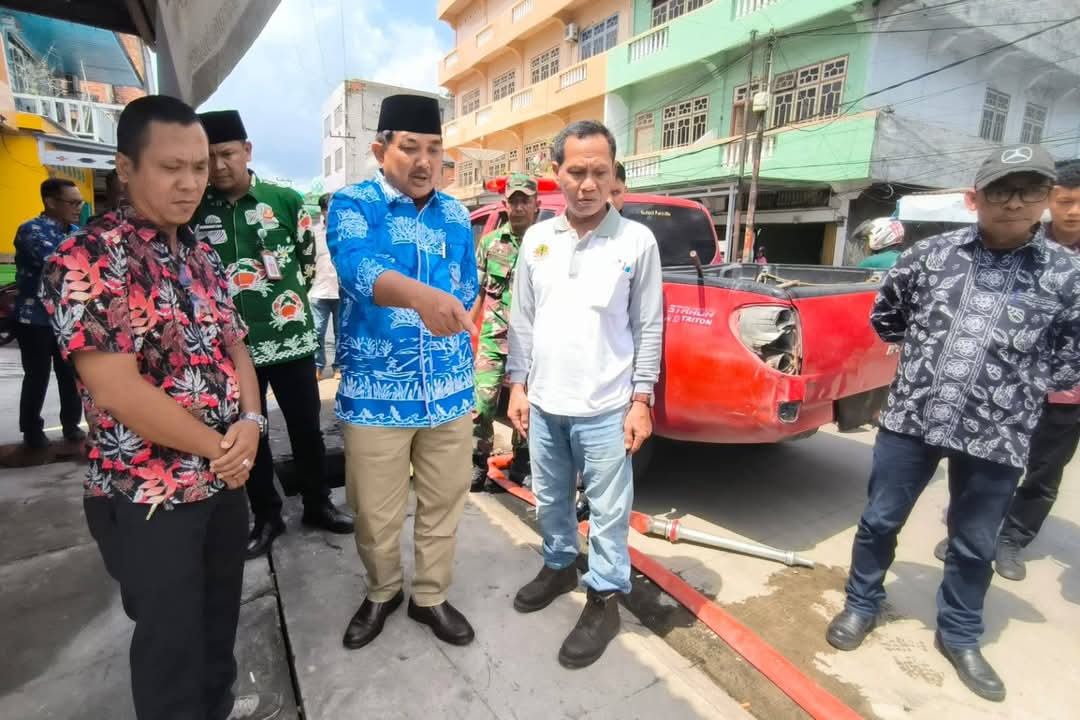 Wujudkan Kota Kuala Tungkal Bebas Genangan, Bupati Anwar Sadat Pantau Pembersihan Drainase