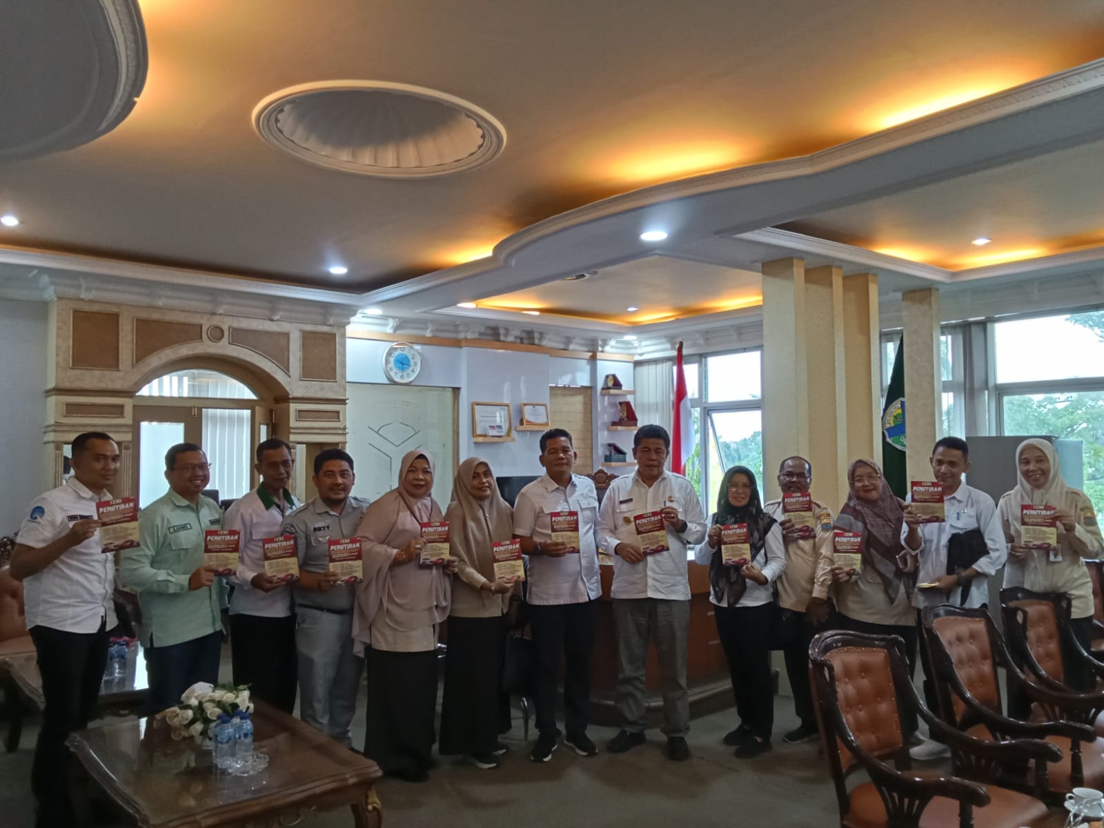 Tim Samsat Muara Bulian Sosialisasikan Program Relaksasi Pajak Kendaraan Bermotor di Kantor Bupati Batanghari