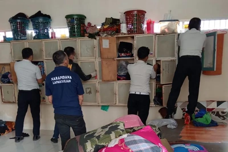 Petugas Temukan Telepon Genggam Saat Razia di Lapas Muara Bulian