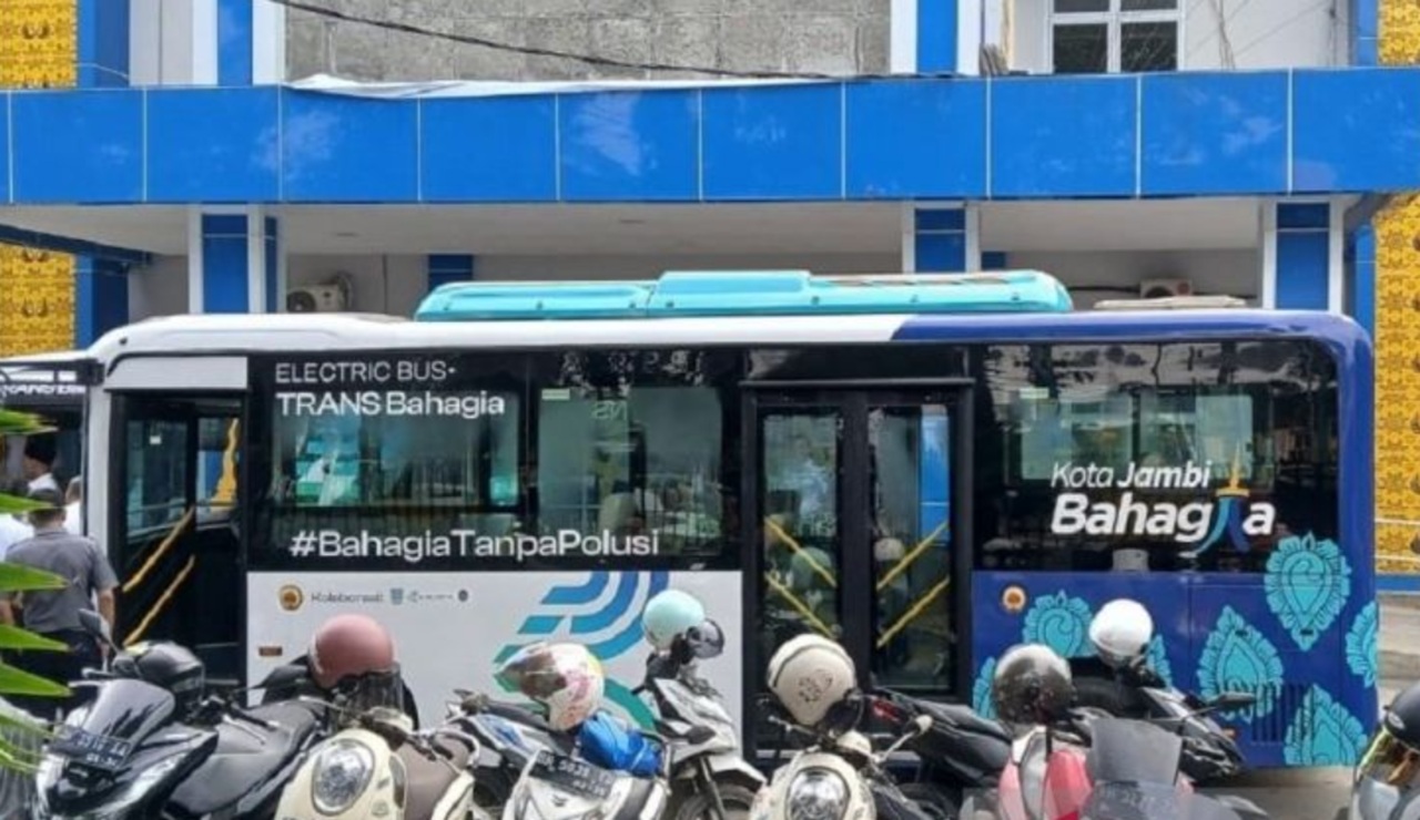 Dua Bus Listrik Sudah Parkir di Halaman Kantor Dishub Kota Jambi, Gratis Melayani Rute Berikut
