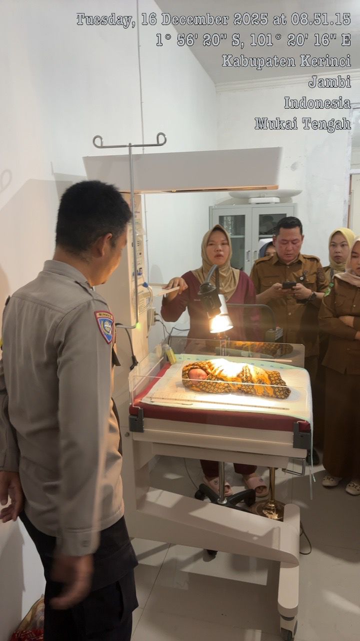 Bayi Laki-Laki Ditemukan di Pinggir Jalan Desa Mukai Tinggi, Polisi Lakukan Penanganan