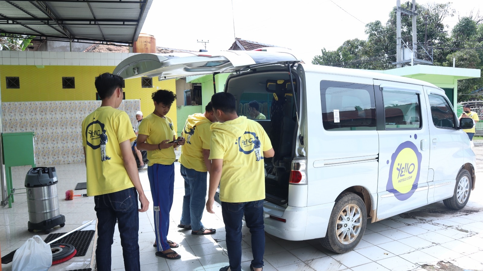 Yello Hotel Jambi Lakukan CSR 