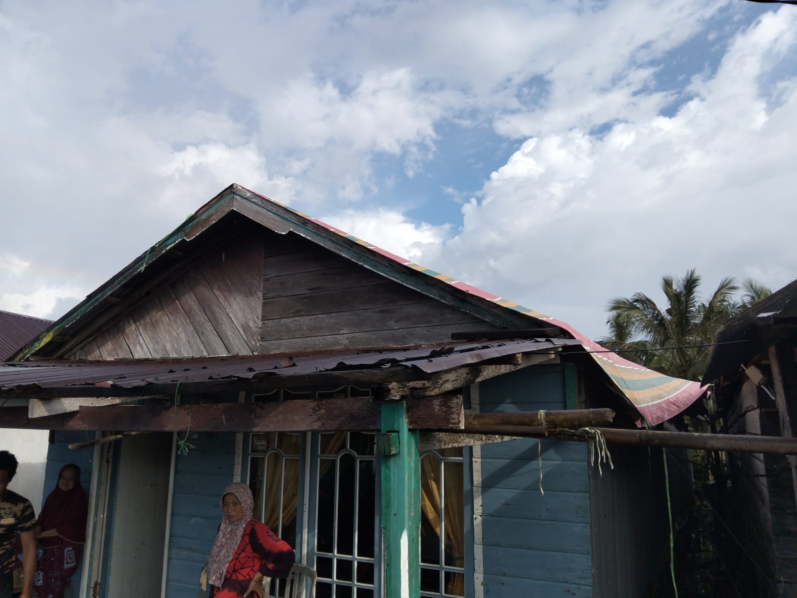 Diterjang Puting Beliung, Dua Rumah Warga Desa Majelis Hidayah Rusak