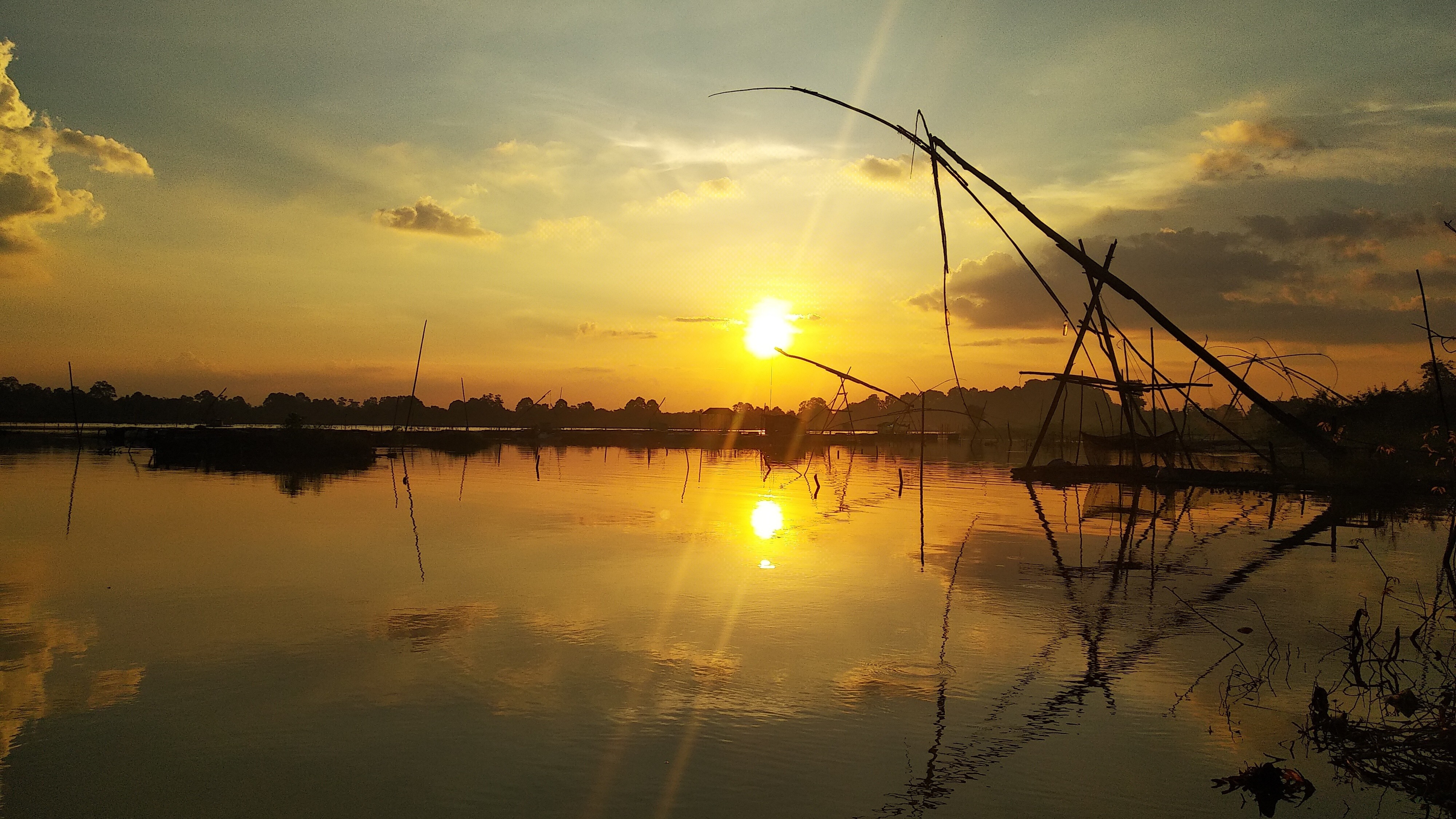 Legenda Asal Usul Danau Sipin, Kedatangan Cik Upik dari Ranah Minang dan Seekor Naga