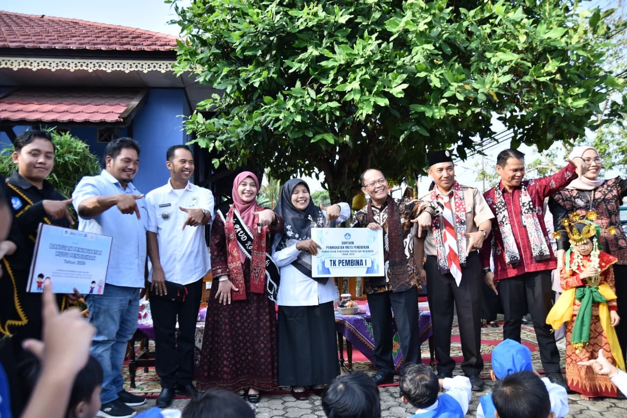 Dua TK Negeri di Kota Jambi Terima Bantuan Kemendikdasmen