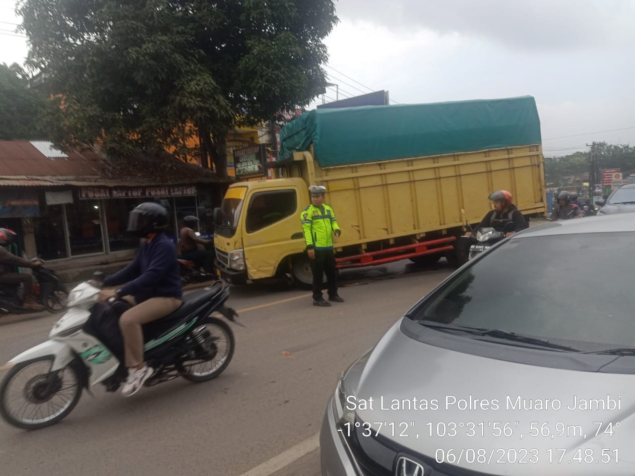 Sopir Kabur, Polisi Amankan Truk Pengangkut Minyak Ilegal di Jaluko