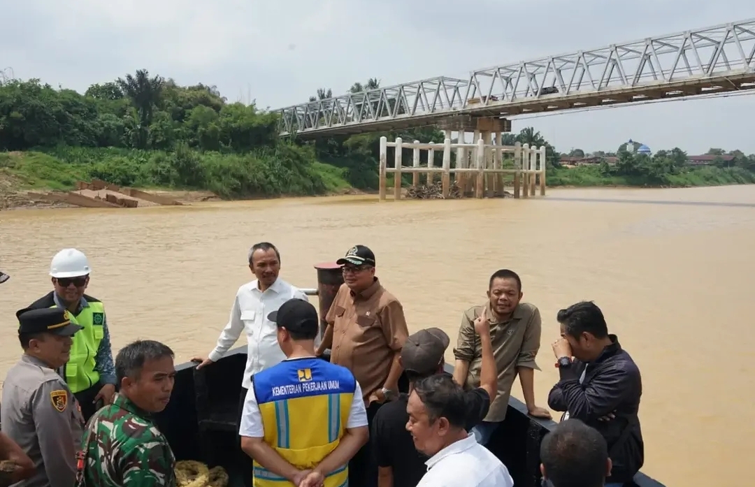 Turap Bantaran Batanghari Mendesak, DPR RI bersama DPRD Kota Tinjau Pasir Panjang